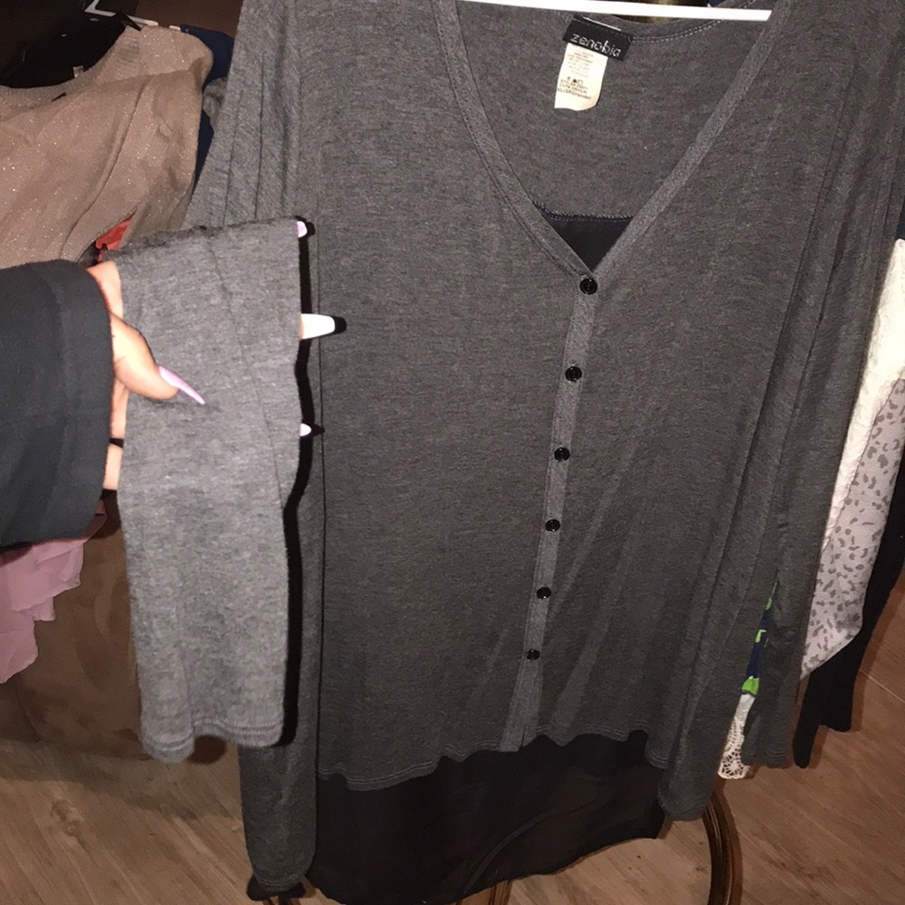 Adorable top, button down - Picture 2 of 3